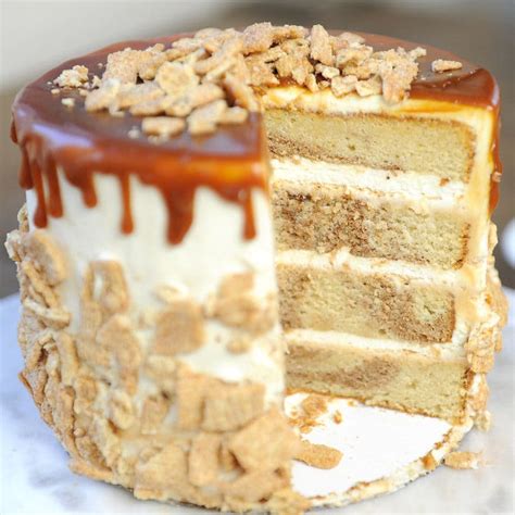 How many calories are in cinnamon crunch cake - calories, carbs, nutrition