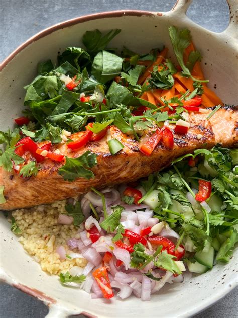 How many calories are in citrus salmon, couscous & green beans - calories, carbs, nutrition