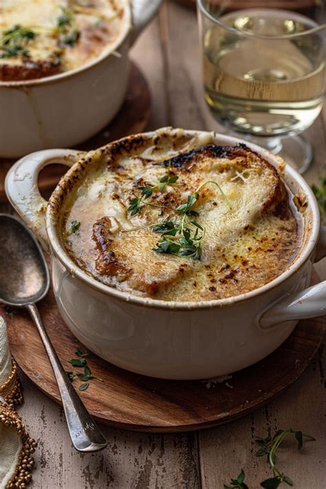 How many calories are in classic french onion soup - calories, carbs, nutrition