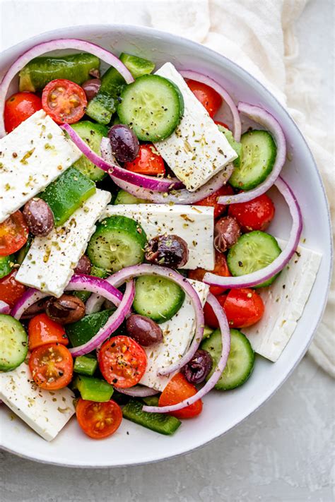 How many calories are in classic greek salad - calories, carbs, nutrition