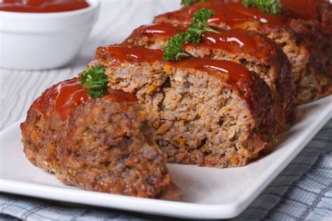 How many calories are in classic meatloaf - calories, carbs, nutrition