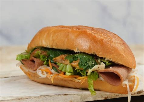 How many calories are in classic vietnamese 'banh mi' - calories, carbs, nutrition