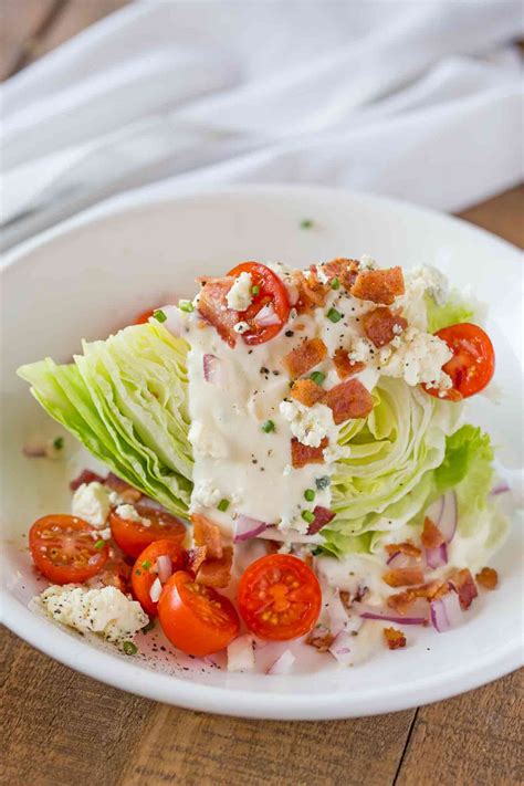 How many calories are in classic wedge salad - calories, carbs, nutrition