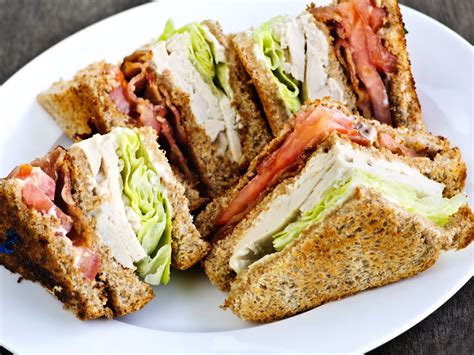 How many calories are in club sandwich on white bread - calories, carbs, nutrition