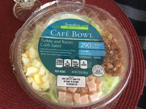 How many calories are in cobb salad - plate - calories, carbs, nutrition