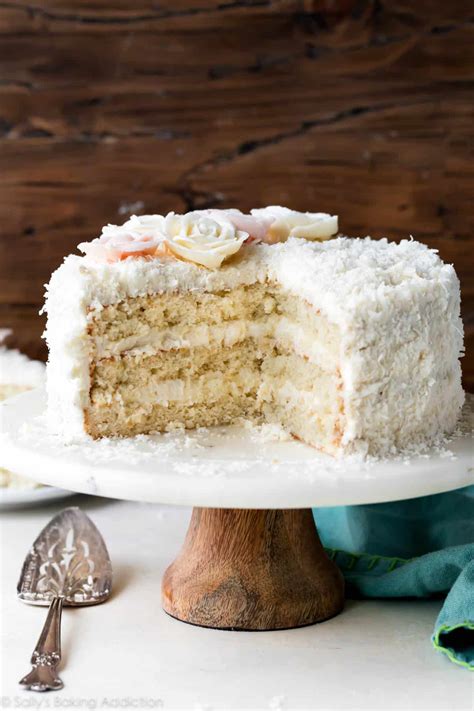 How many calories are in coconut layer cake - calories, carbs, nutrition