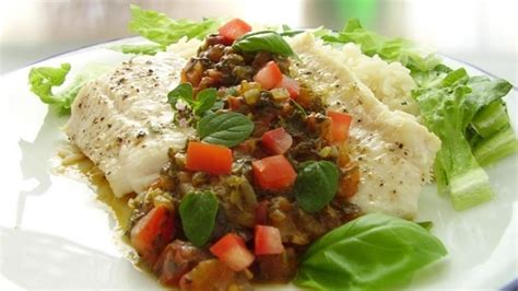 How many calories are in cod with tomato spinach relish, almond green beans, lemon scented quinoa - calories, carbs, nutrition