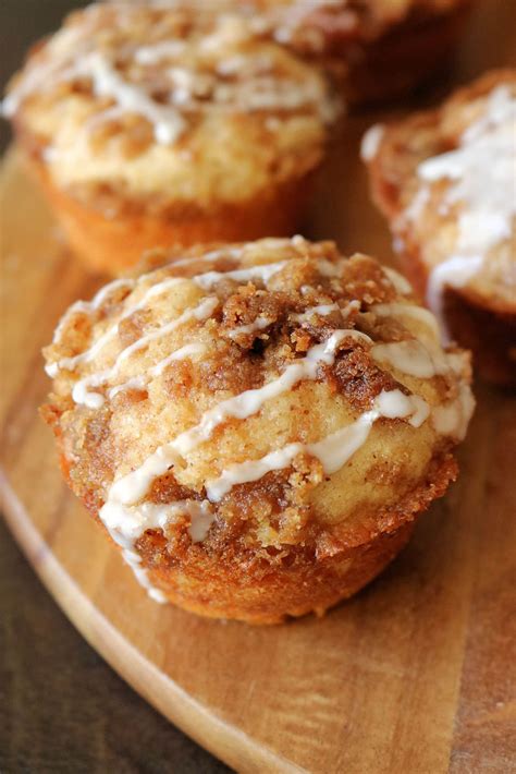 How many calories are in coffee cake muffin - calories, carbs, nutrition