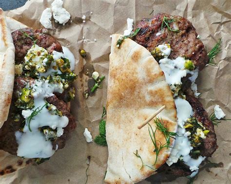 How many calories are in combo grilled lamb pita greek potatoes & aioli tzatziki & greek salad - calories, carbs, nutrition