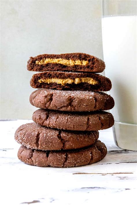 How many calories are in cookie, with peanut butter filling, chocolate-coated - calories, carbs, nutrition