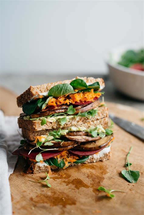 How many calories are in cool portobello avocado club sandwich - calories, carbs, nutrition