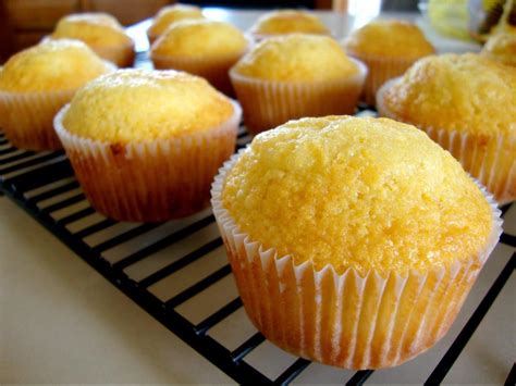 How many calories are in cornbread muffin - calories, carbs, nutrition