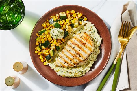 How many calories are in cornmeal chicken w/ potato mash and corn & pepper saute df gf - calories, carbs, nutrition