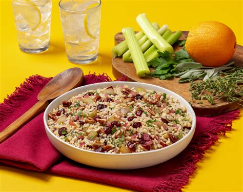 How many calories are in cranberry, pecan and brown rice salad - calories, carbs, nutrition