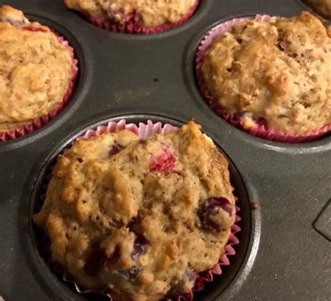 How many calories are in cranberry bran muffin - calories, carbs, nutrition