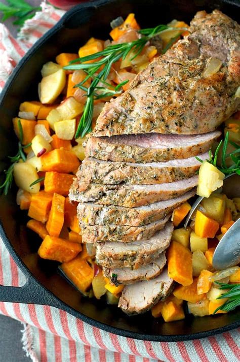 How many calories are in cranberry pork tenderloin with roasted sweet potatoes and seasoned broccoli - calories, carbs, nutrition