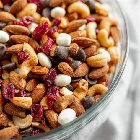 How many calories are in cranberry trail mix - calories, carbs, nutrition