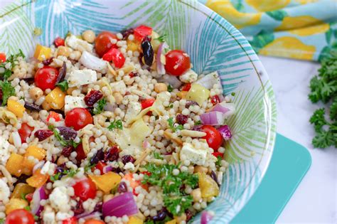 How many calories are in cranberry-apple couscous salad - calories, carbs, nutrition