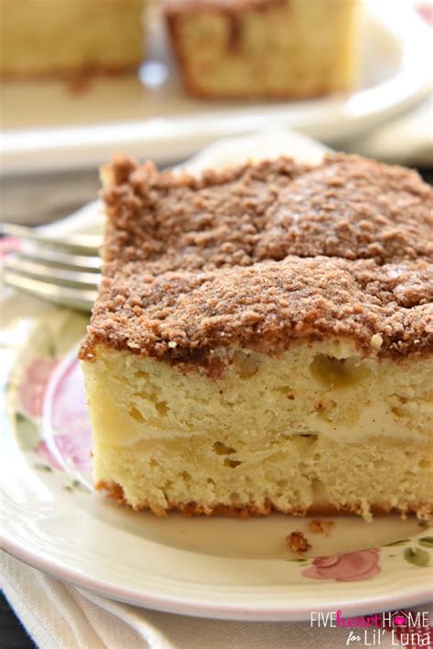 How many calories are in cream cheese streusel cake - calories, carbs, nutrition