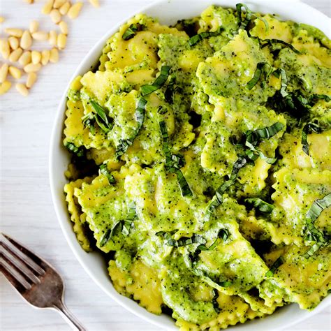 How many calories are in creamy pesto dressing he - calories, carbs, nutrition