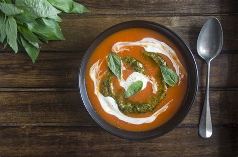 How many calories are in creamy tomato soup - calories, carbs, nutrition