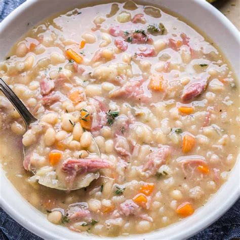 How many calories are in creamy white bean soup with smoked ham hocks - calories, carbs, nutrition