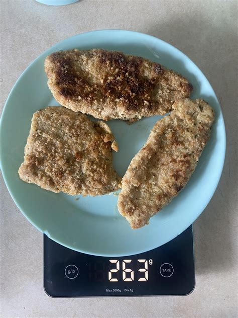 How many calories are in crispy breaded chicken - calories, carbs, nutrition