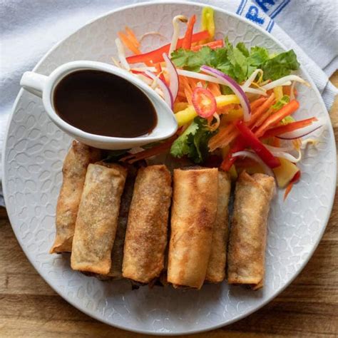 How many calories are in crispy duck spring rolls - calories, carbs, nutrition