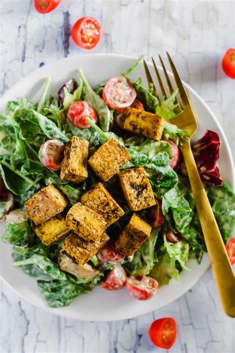 How many calories are in crispy tofu caesar salad - calories, carbs, nutrition