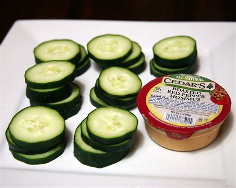 How many calories are in cucumber pepper hummus snack cup - calories, carbs, nutrition