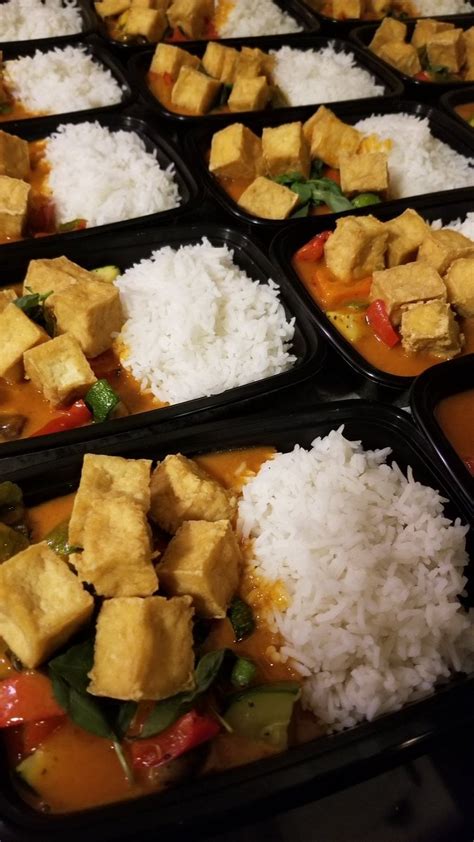 How many calories are in curried tofu with jasmine rice - calories, carbs, nutrition