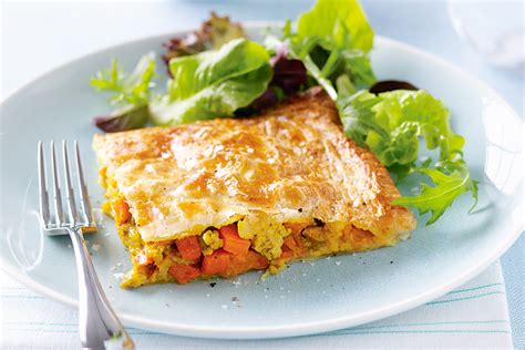 How many calories are in curry vegetable pie 2 - calories, carbs, nutrition