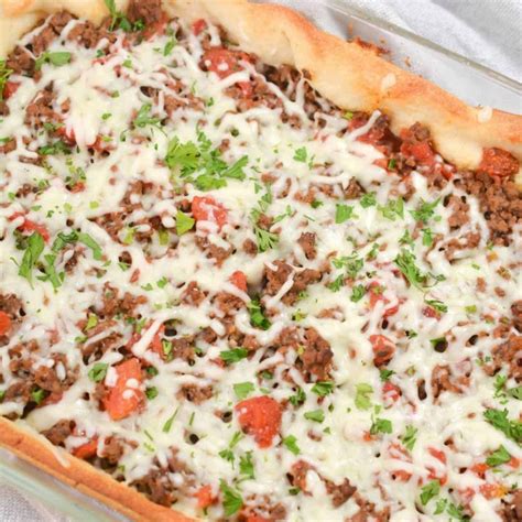 How many calories are in deep dish pizza casserole - calories, carbs, nutrition