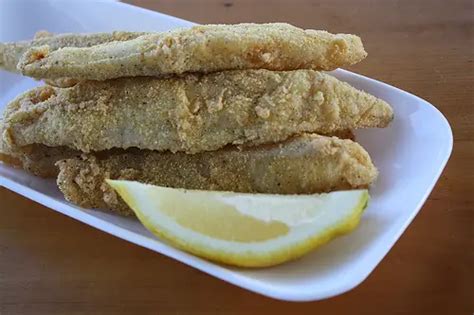 How many calories are in deep fried catfish strips - calories, carbs, nutrition