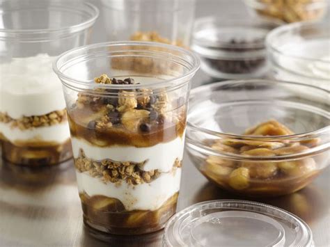 How many calories are in dessert parfait 12 oz bananas foster - calories, carbs, nutrition