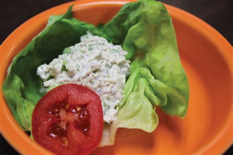 How many calories are in dilled pea salad, dilled yogurt mayo - calories, carbs, nutrition