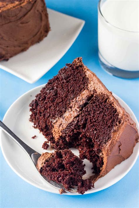 How many calories are in double chocolate layer cake - calories, carbs, nutrition