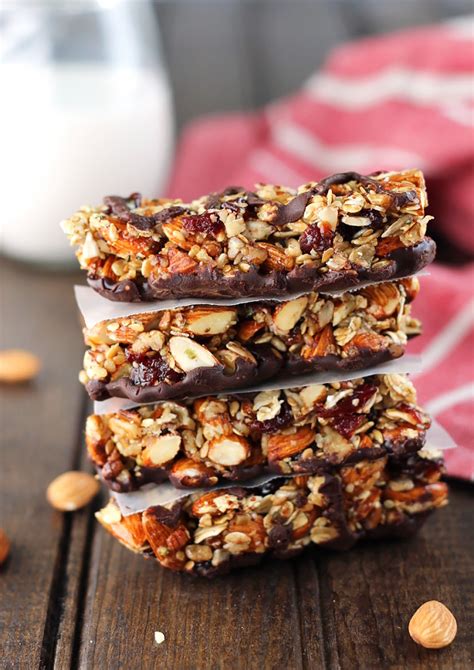 How many calories are in dried cherry granola bar with almonds - calories, carbs, nutrition