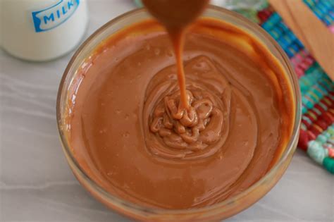 How many calories are in dulce de leche creme - short - 2% milk - with whipped cream - calories, carbs, nutrition