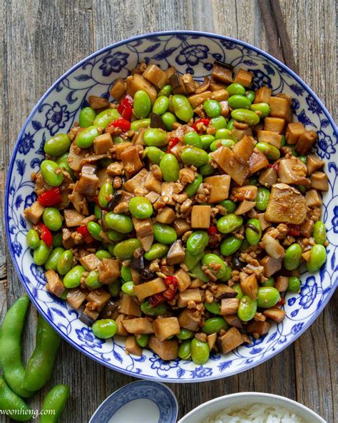 How many calories are in edamame and vegetable stir-fry - calories, carbs, nutrition