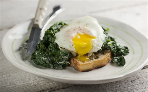 How many calories are in egg florentine and goat cheese crepe (73867.0) - calories, carbs, nutrition