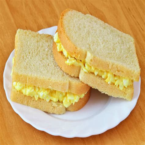 How many calories are in egg olive sandwich (low sodium) - calories, carbs, nutrition