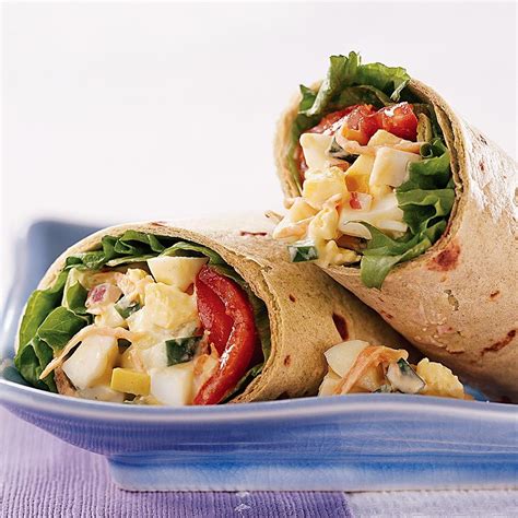 How many calories are in egg salad wrap with pasta salad - calories, carbs, nutrition