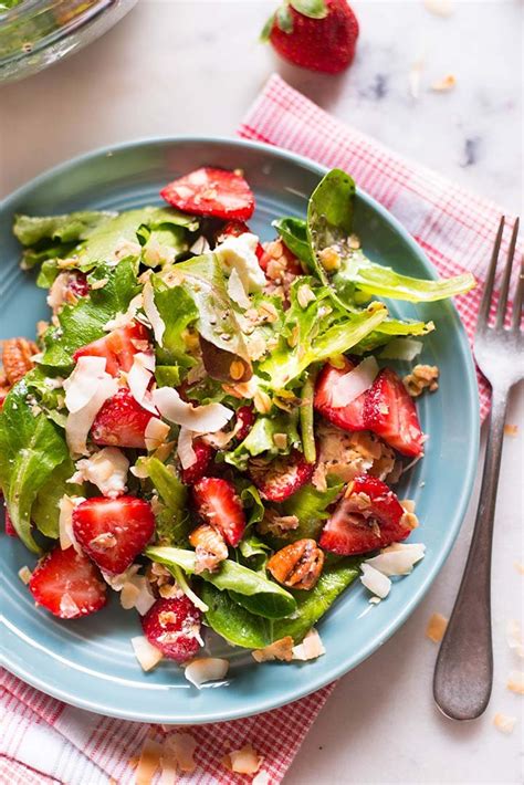 How many calories are in elements-strawberry chia seed vinaigrette - calories, carbs, nutrition