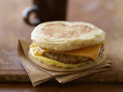 How many calories are in english muffin - sausage, egg and cheese - calories, carbs, nutrition