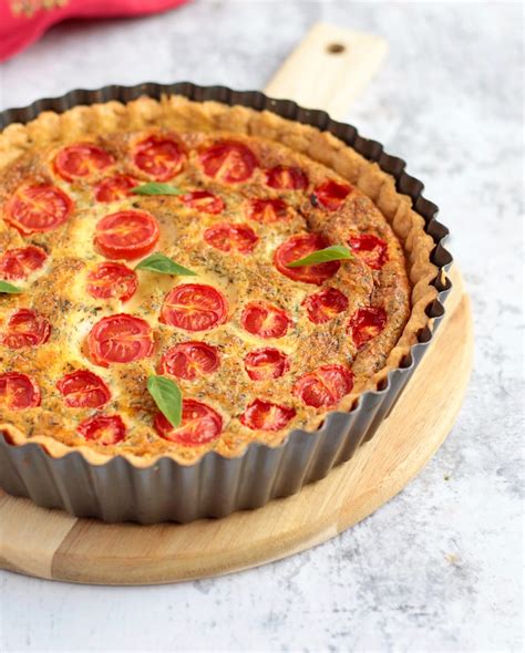 How many calories are in ez quiche - tomato and mozzarella cheese - calories, carbs, nutrition