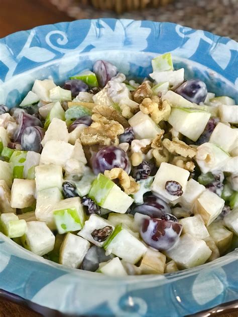 How many calories are in fall waldorf salad - calories, carbs, nutrition