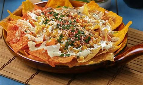 How many calories are in fast foods - nachos, with cinnamon and sugar - calories, carbs, nutrition