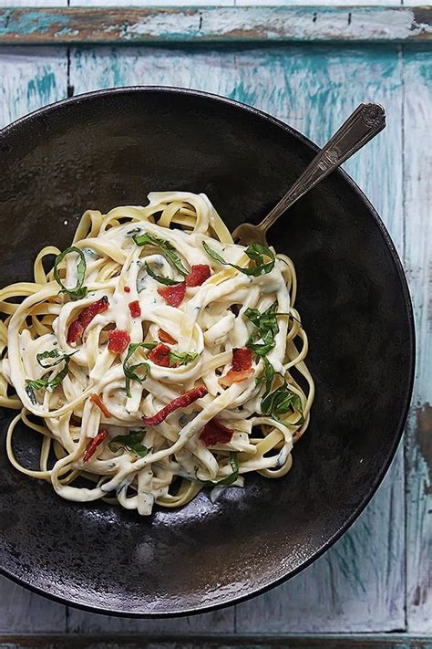 How many calories are in fettuccine w/ creamy spinach - calories, carbs, nutrition