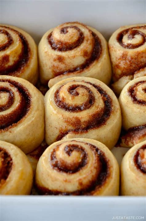 How many calories are in filling for house made cinnamon rolls - calories, carbs, nutrition